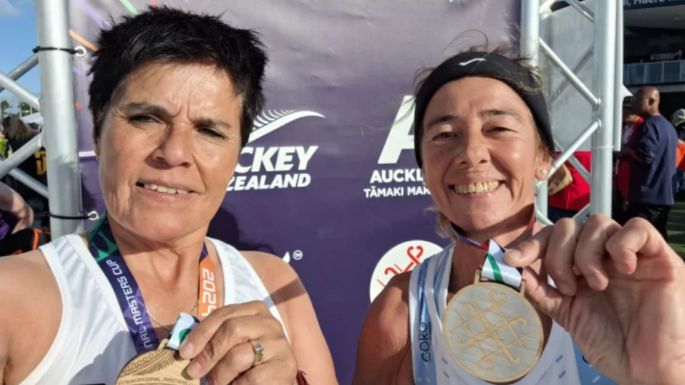 Dos necochenses, subcampeonas mundiales de hockey +55 en Nueva Zelanda