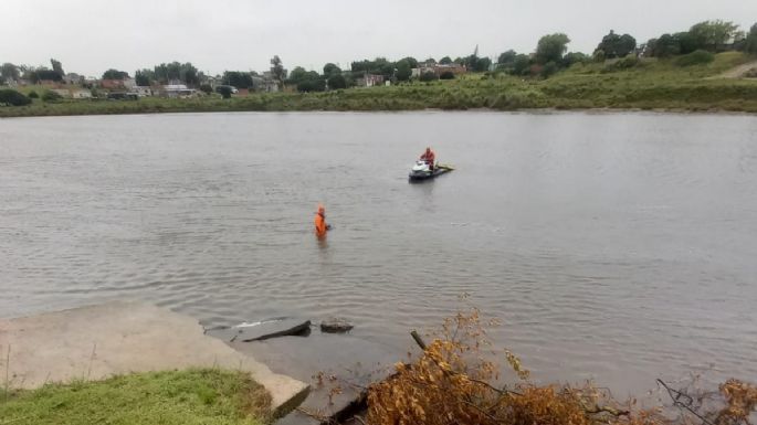 Tragedia en el Río Quequén: Una joven murió tras caer con un auto al agua