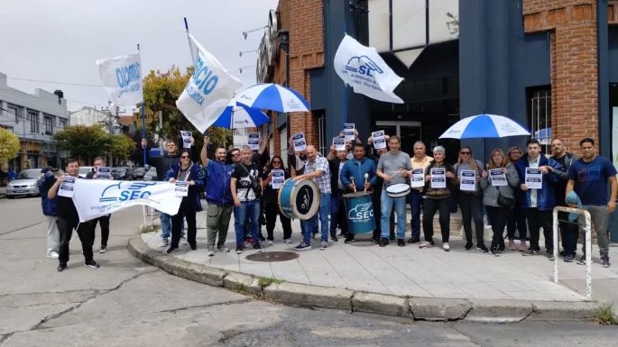 Exigen a Supermercados Toledo el pago completo del bono de fin de año