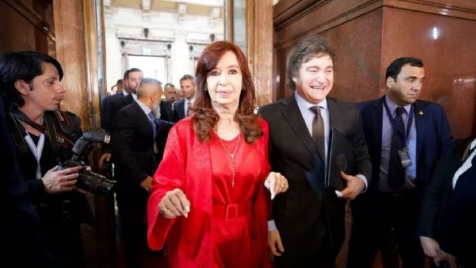 El duro documento de Cristina Kirchner contra el gobierno de Milei: “Hay un showman-economista en la Rosada”