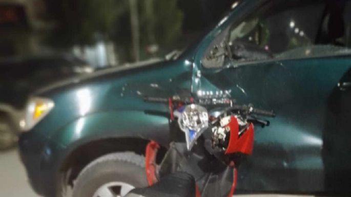 Motociclista herido tras chocar contra una camioneta en la avenida 91: Acusan a un comisario de intentar cruzar sin frenar