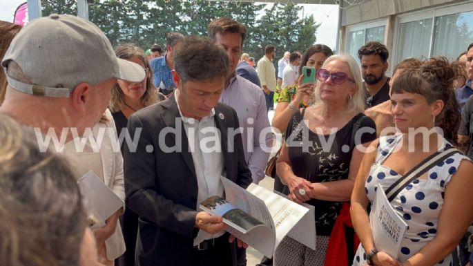 Kicillof llegó a Necochea: Inauguró las casas de externación del Taraborelli y mantiene reuniones con intendentes de la costa