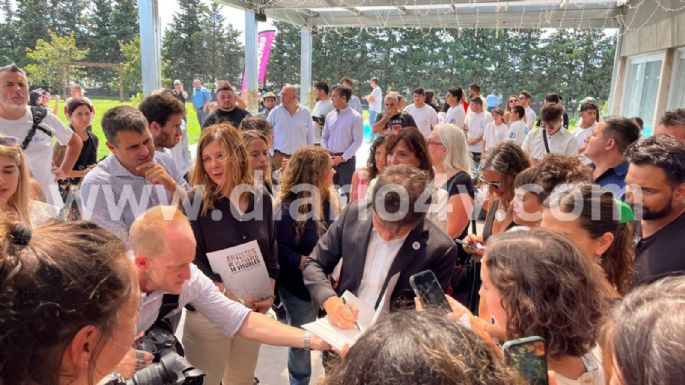 Kicillof llegó a Necochea: Inauguró las casas de externación del Taraborelli y mantiene reuniones con intendentes de la costa