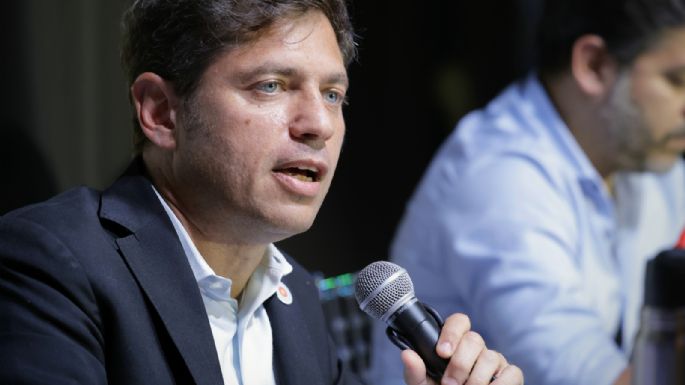 Kicillof despidió el verano en Necochea: “No culpes a la lluvia, no culpes a la playa, fue Milei el que destrozó la temporada”