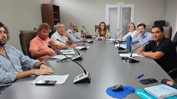 Primera reunión de Jimena López con los integrantes del Directorio de Puerto Quequén