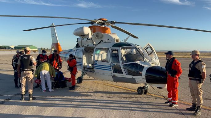 Prefectura rescató a un tripulante de un buque en alta mar