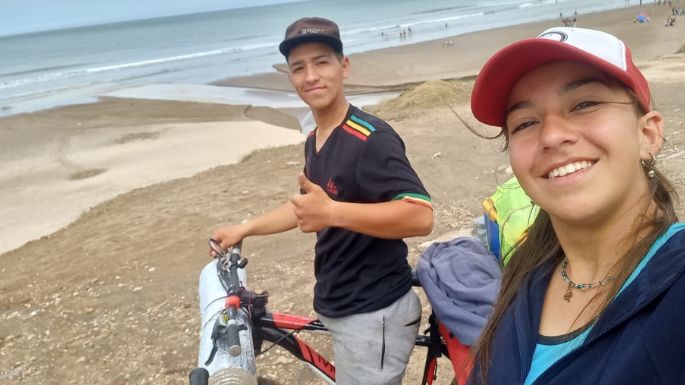 Vacaciones en bici: Una pareja de 9 de Julio pedaleó más de 500 kilómetros para llegar a Necochea