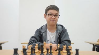 Sensación mundial: Un niño argentino de 10 años venció al número uno mundial de ajedrez