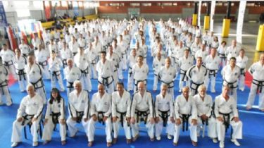Taekwondistas locales se entrenan con el Ejército para ir al campeonato Panamericano