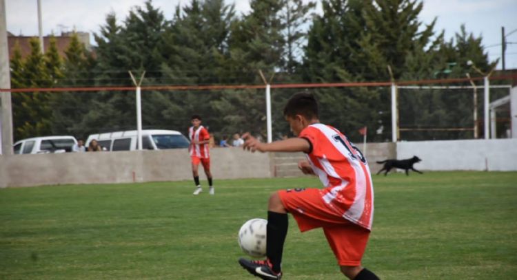 Suspendieron las ligas de fútbol por el fallecimiento del jugador de Independiente de San Cayetano
