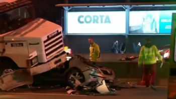 Tragedia en la Panamericana: Se desprendió el contendedor de un camión y mató a tres personas