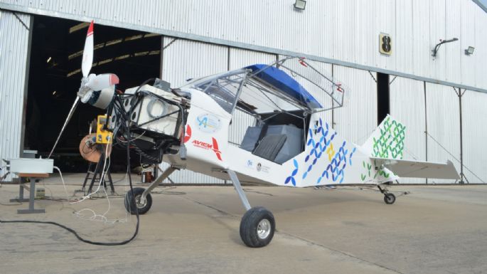 Probaron con  éxito el motor del primer avión eléctrico que se fabricará en el país