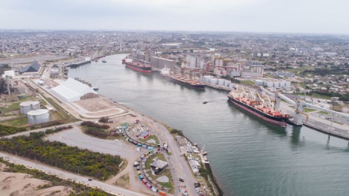 Embargo millonario: Un barco retenido en el Puerto de Quequén por deudas impagas