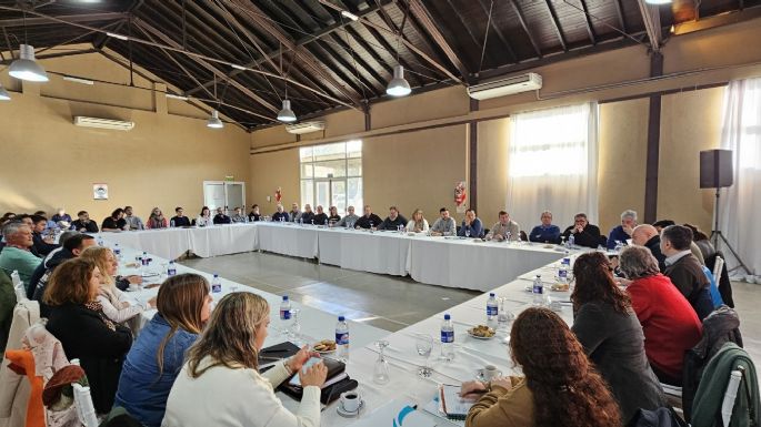 Encuentro estratégico en Puerto Quequén para fortalecer la formación profesional