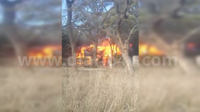 Un incendio devoró una cabaña en la zona de Villa Zabala