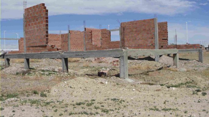 Lobería consiguió un compromiso de Nación para reactivar la construcción de dos barrios