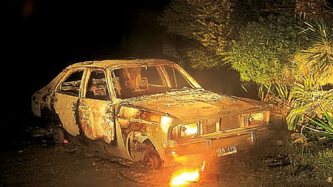 Robaron un auto en Necochea y lo encontraron incendiado en Mar Chiquita