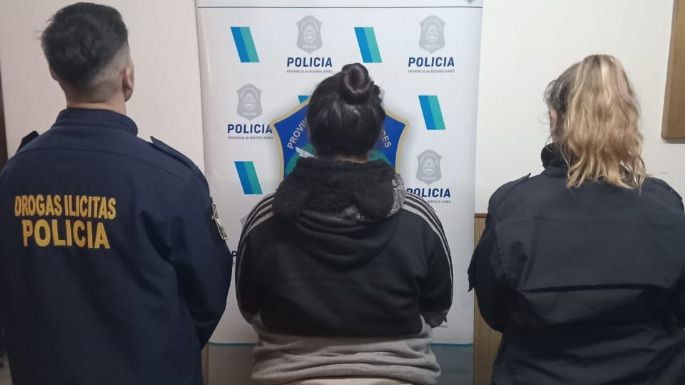 Allanamiento anti drogas: Detuvieron a una mujer en Quequén con bolsas de cocaína listas para vender