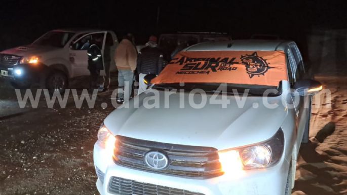 Final feliz para el jeep atrapado por la marea en Punta Negra