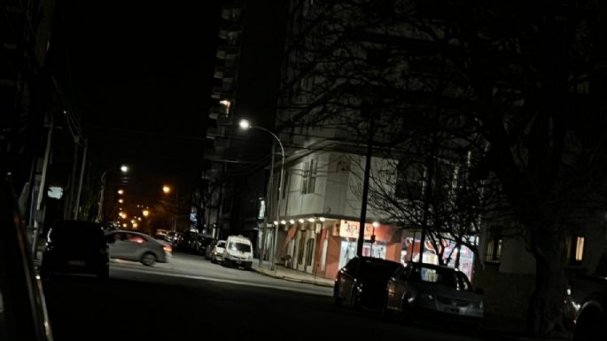 Entre el temporal y el conflicto con la Usina se registran muchas calles sin iluminación en la ciudad