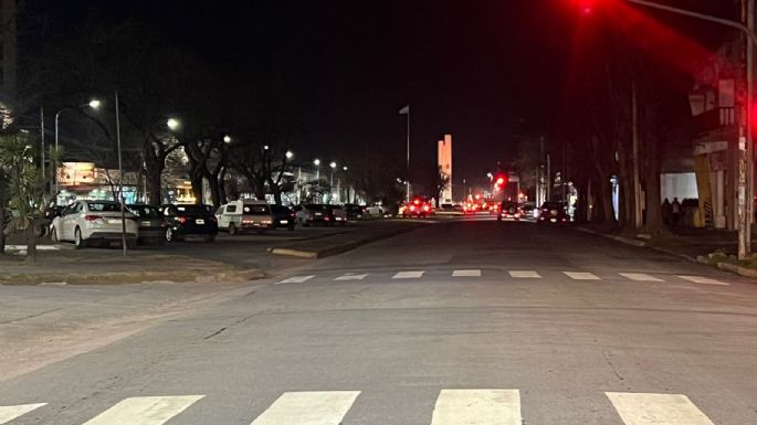 Entre el temporal y el conflicto con la Usina se registran muchas calles sin iluminación en la ciudad