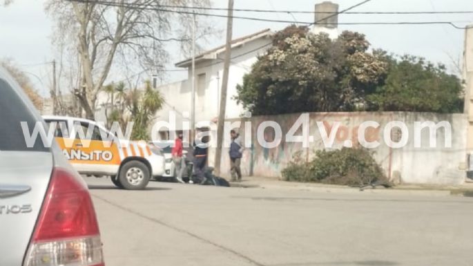 Una camioneta a toda velocidad embistió a un auto en 68 y 65 y se fugó