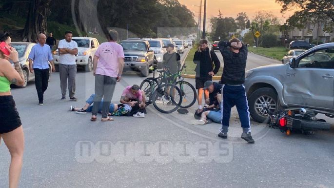 Choque entre motociclista y camioneta dejó a un joven con fracturas