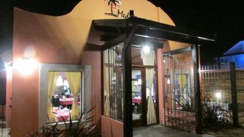 Restaurante busca a una mujer que cenó por $85.000 y se retiró sin pagar